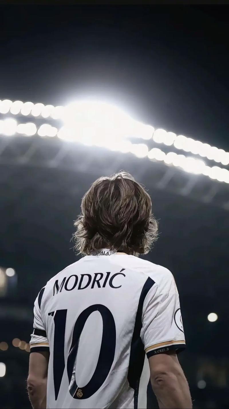 吉诺比利：马刺的表现太精彩了，熬夜11点也值了