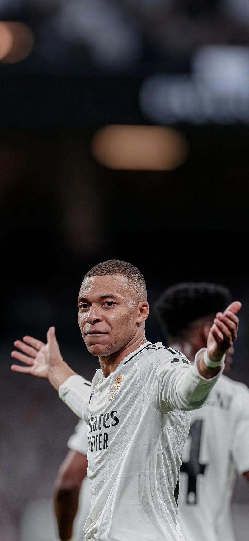 西甲半场：场上僵局暂未打破，皇家马略卡0-0奥萨苏纳